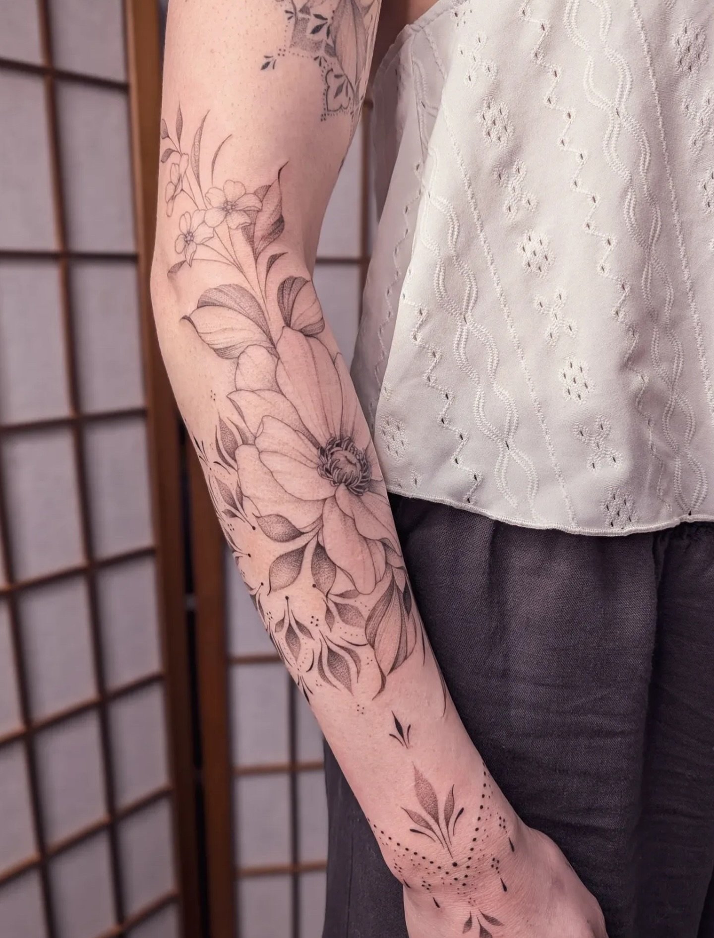 Done by @bibi.lea.tattoo 👉 for info and bookings drop her a DM. She is taking appointments on Mon/Tue/Fri/Sat every week.

#bibileatattoo #finelinetattoo #redpointtattoo