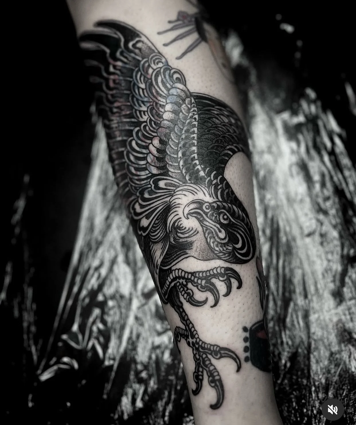 Birds by @lukey.wolf for info &amp; bookings 📩 wolfietattooer@gmail.com
&bull;
&bull;
&bull;
#lukeywolf #redpointtattoo #londontattoo