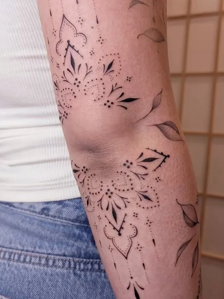 Done by @bibi.lea.tattoo for info &amp; bookings 📩 Bibi.lea.tattoo@gmail.com
&bull;
&bull;
&bull;
#bibileatattoo #finelinetattoo #redpointtattoo