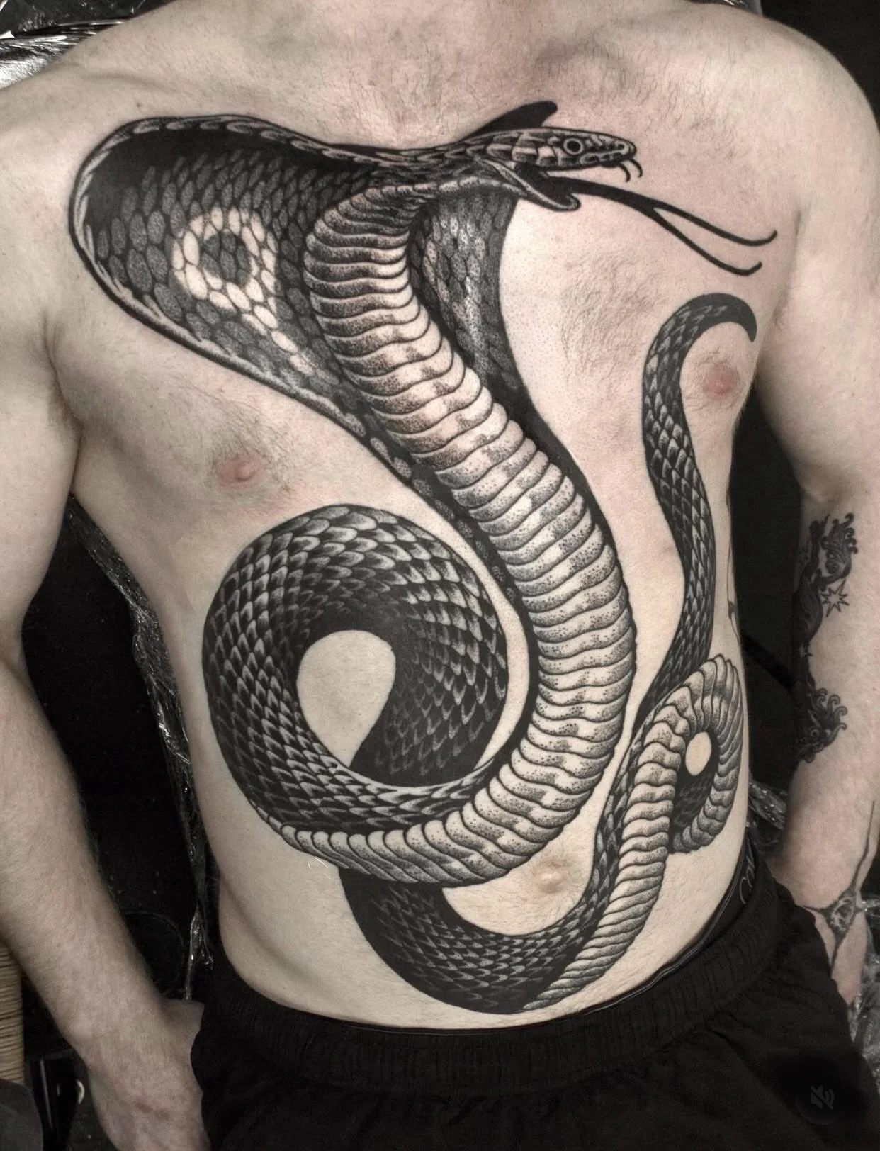 Done by @mishlatattooillustration for info and bookings 📩 mishlastuff@gmail.com 
&bull;
&bull;
&bull;
#redpointtattoo #mishlatattoo #londontattoo
