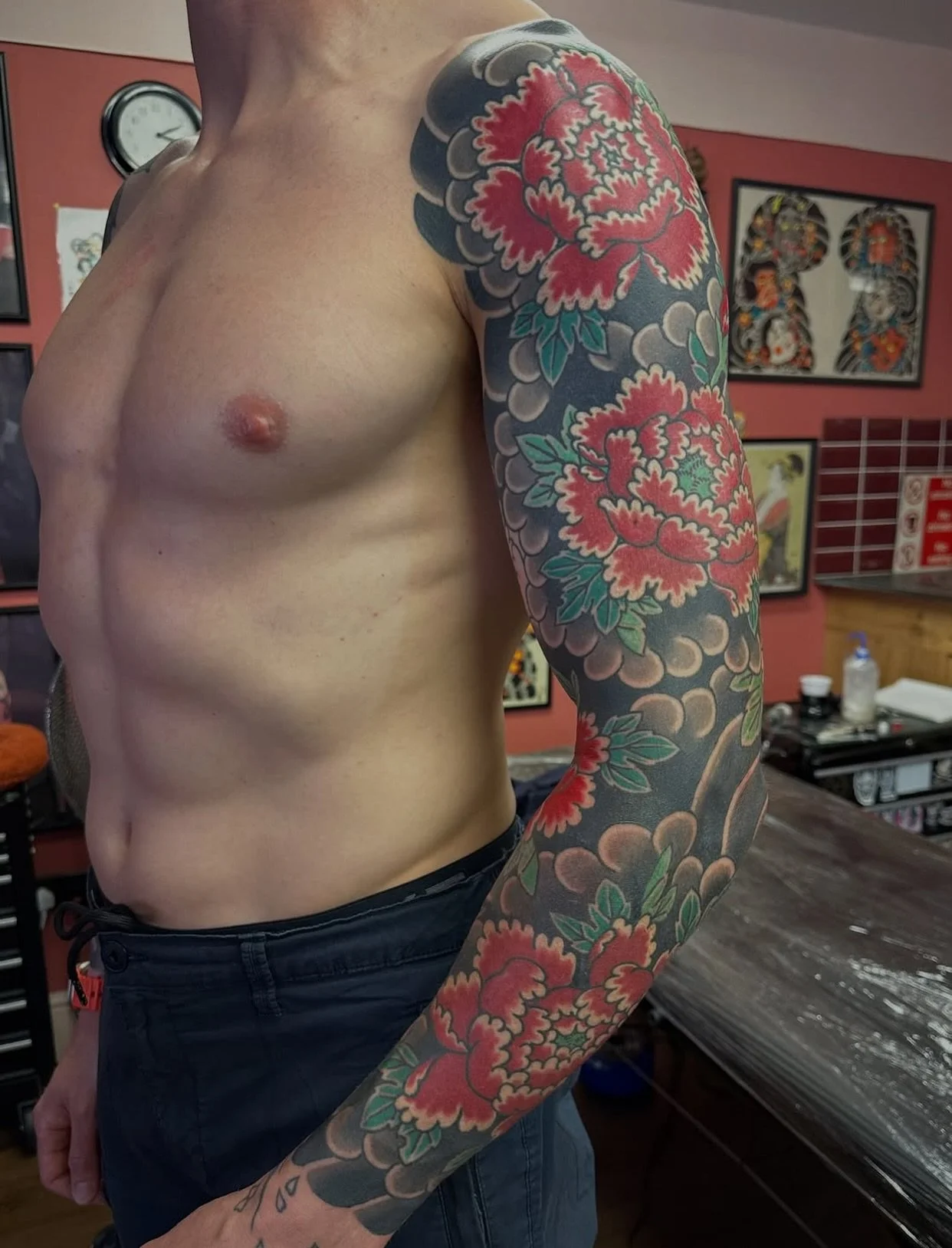 Free hand sleeve by @joe_scarletrose for info &amp; bookings 📩 info@redpointtattoo.com
&bull;
&bull;
&bull;
#redpointtattoo #londontattoo #japanesetattoo