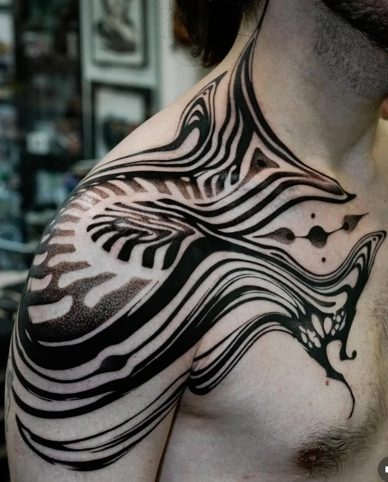 Abstract shoulder piece by @amjad_tat for info &amp; bookings 📩  info@amjadtattoo.net
&bull;
&bull;
&bull;
#amjadtattoo #abstracttattoo #londontattoo