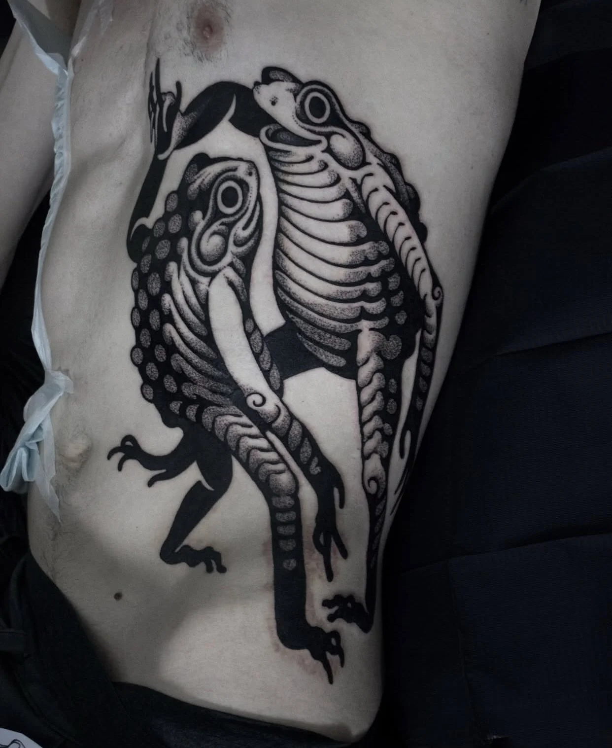 Done by @mishlatattooillustration for info and bookings 📩 mishlastuff@gmail.com 
&bull;
&bull;
&bull;
#redpointtattoo #mishlatattoo #londontattoo