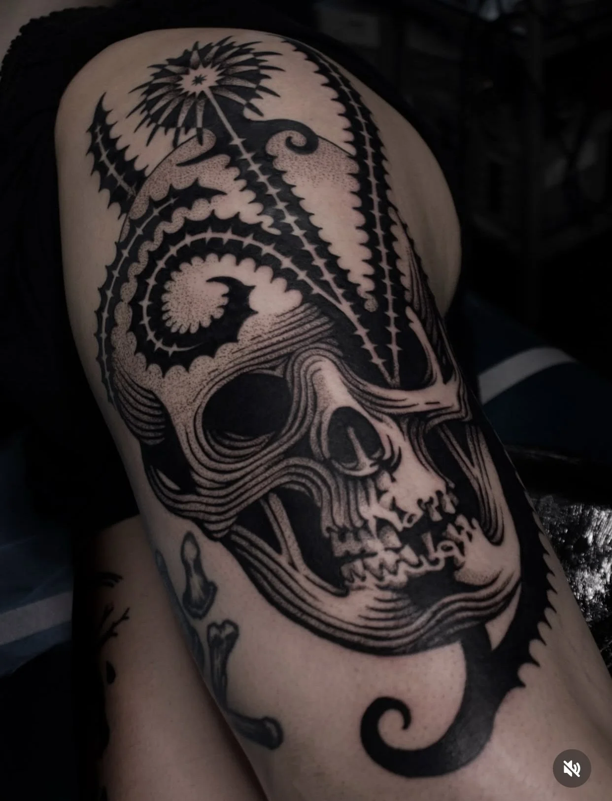 Done by @mishlatattooillustration for info and bookings 📩 mishlastuff@gmail.com 
&bull;
&bull;
&bull;
#redpointtattoo #mishlatattoo #londontattoo