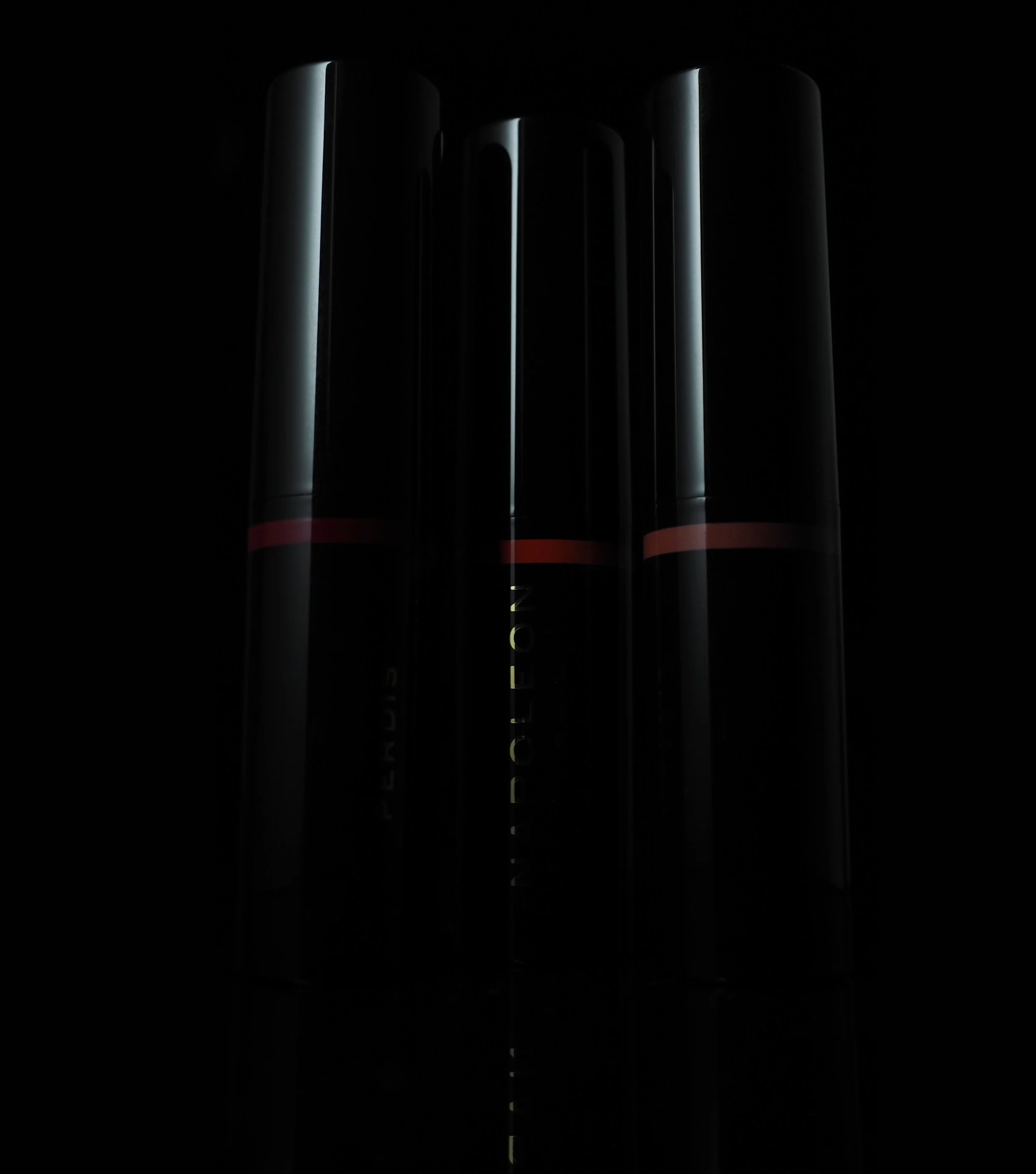 P8273359_Trio_Dark_F_hr.jpg