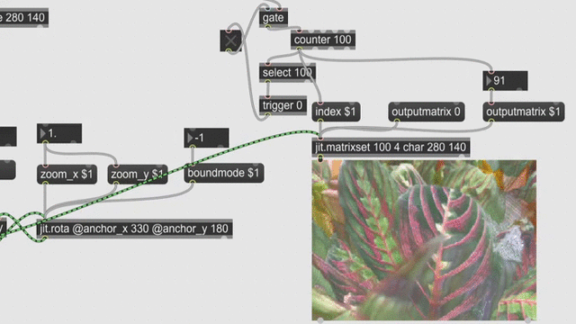 using jit.chromakey with jit.matrixset to save 100 frames to replay