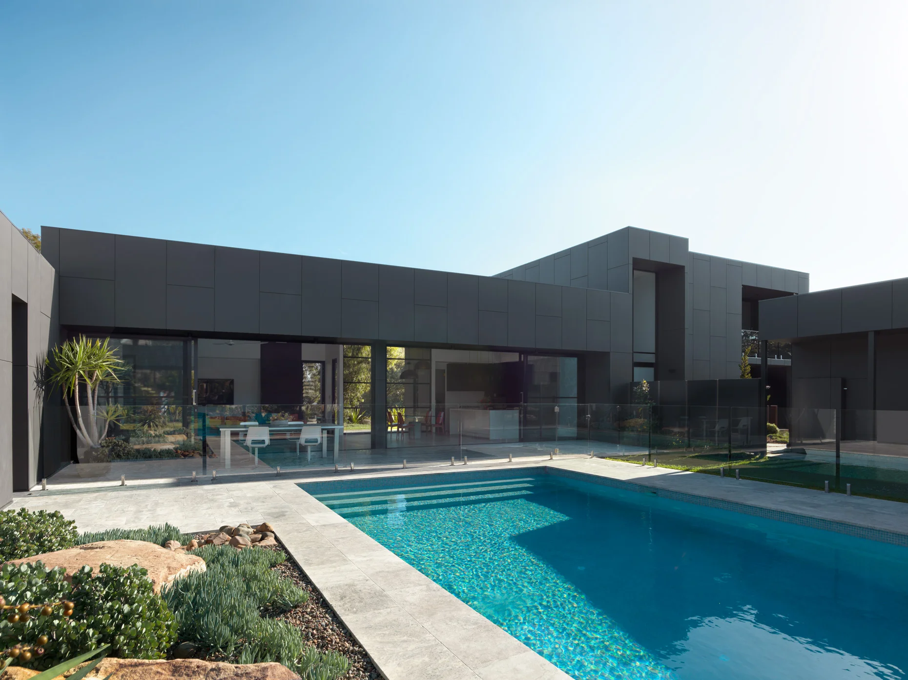 Macmasters Beach Courtyard House