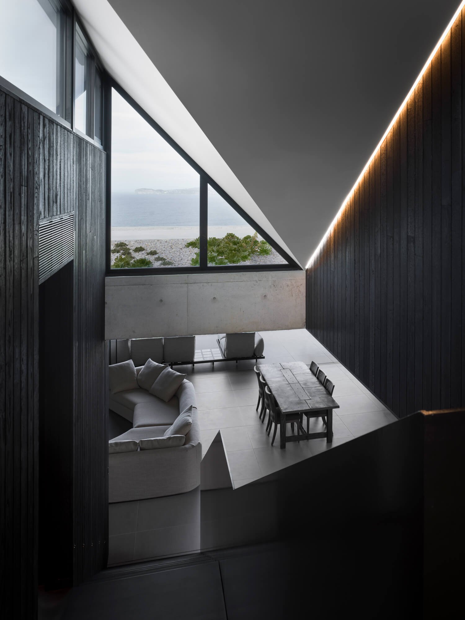 Killcare Heights Escarpment House Landing to Roof Garden.jpg