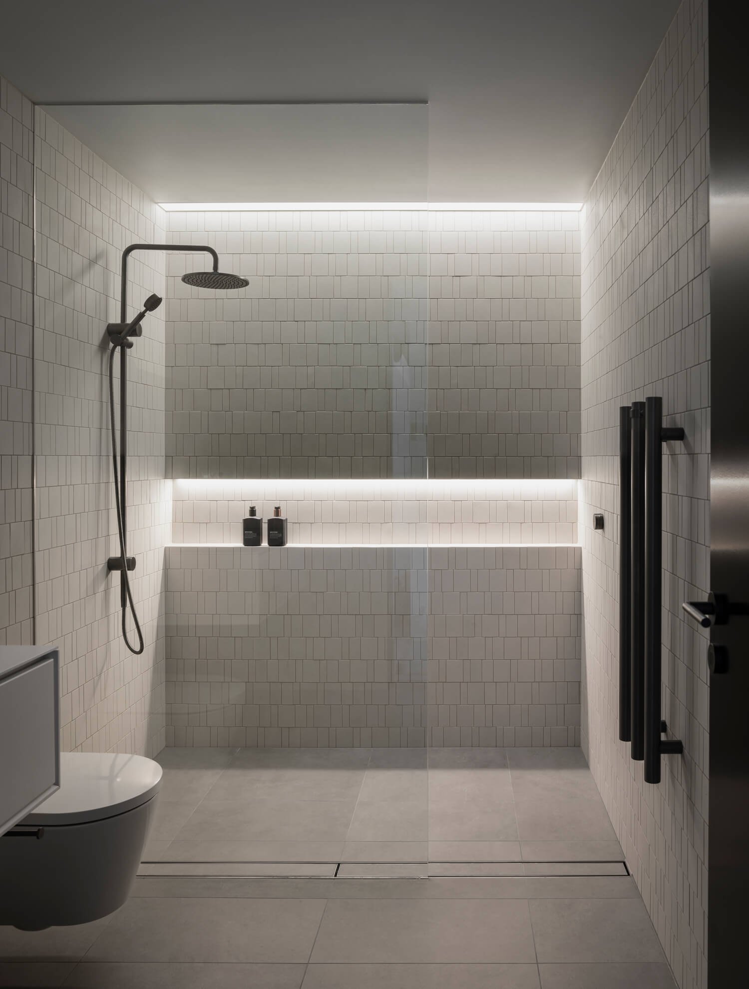 Killcare Heights Escarpment House Bathroom.jpg