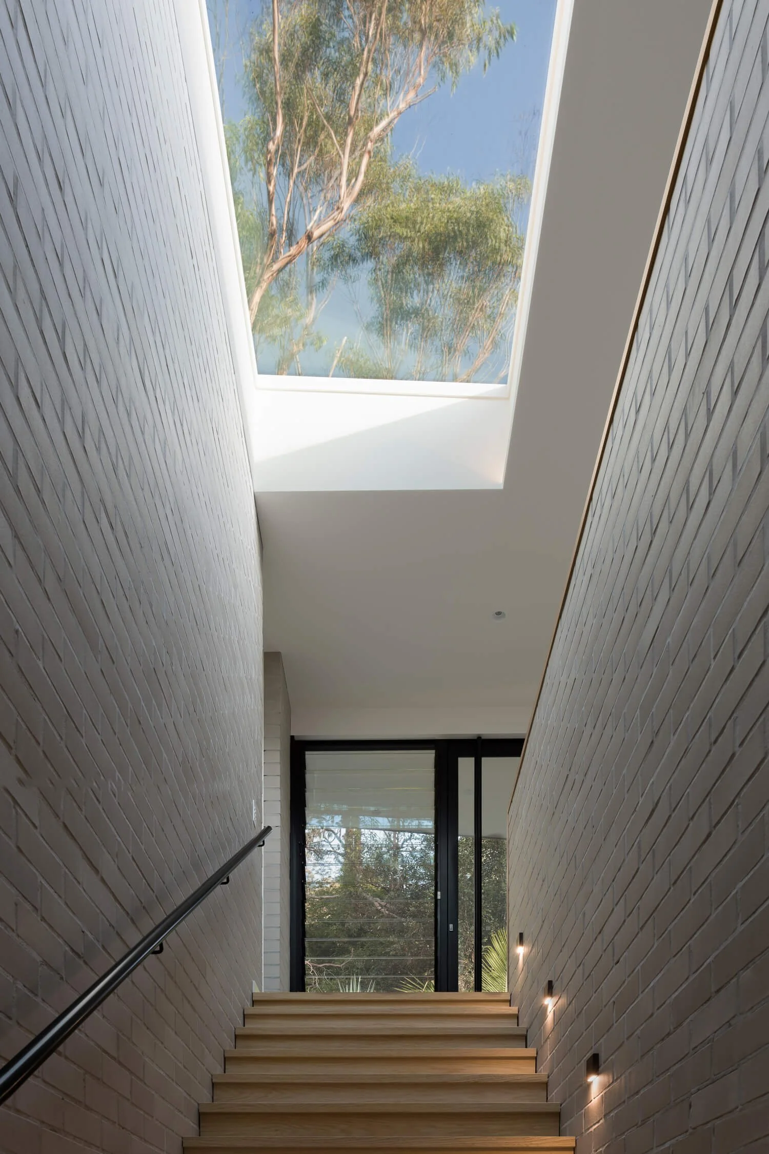 1030-House-Pearl-Beach-Entry-Skylight.jpg