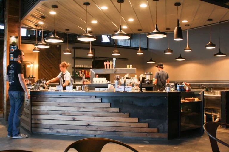 thiet-ke-cafe-phong-cach-cong-nghiep.jpg