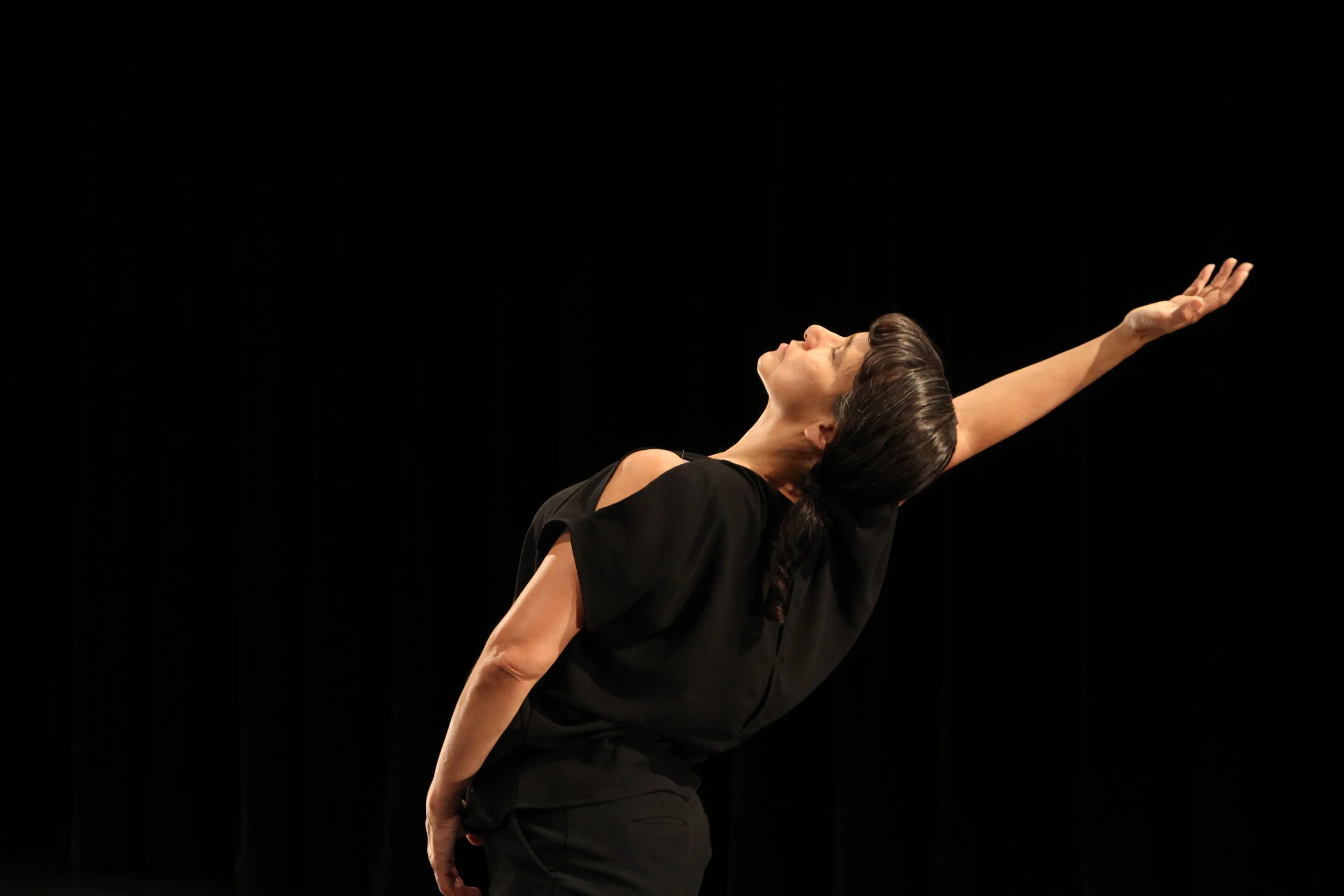 Photo by Imranda Ward. Rosy Simas in rehearsal for Weave McKnight Fellowships/MANCC Residency, 2018