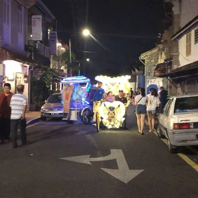 Fun quick visit to Kuala Lumpur and catch-up with @golden7879 ... evening in Malacca with neon tri-shaws, insane night market and delicious foods like pie tee and otak otak