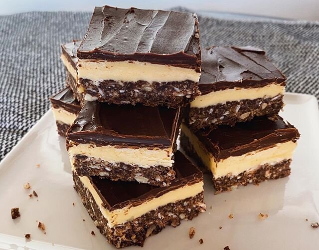Nanaimo Bars! You probably have some extra time on your hands this weekend to try making this delicious chocolate and coconut filled treat! Plus it&rsquo;s grain free so perfect for Passover too! Click link in bio for the recipe 🍫 ⠀⠀⠀⠀⠀⠀⠀⠀⠀⠀⠀⠀ ⠀⠀⠀⠀⠀