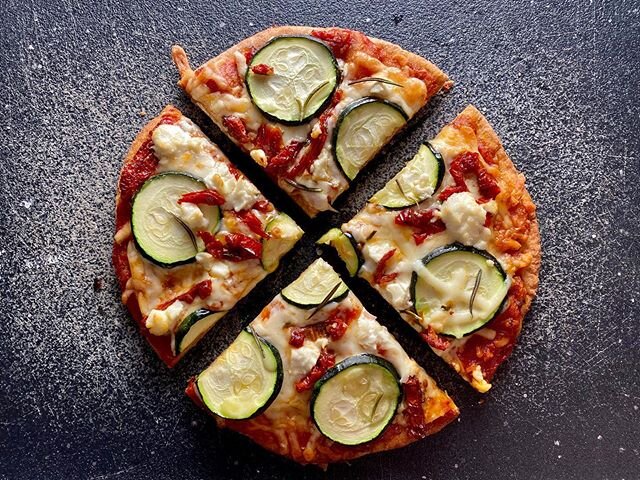 New easy and cheesy dinner idea: Zucchini and Sun-dried Tomato Flatbread. Recipe link in bio! 🍕 ⠀⠀⠀⠀⠀⠀⠀⠀⠀⠀⠀⠀ ⠀⠀⠀⠀⠀⠀⠀⠀⠀⠀⠀⠀ ⠀⠀⠀⠀⠀⠀⠀⠀⠀⠀⠀⠀ ⠀⠀⠀⠀⠀⠀⠀⠀⠀⠀⠀⠀ ⠀⠀⠀⠀⠀⠀⠀⠀⠀⠀⠀⠀ ⠀⠀⠀⠀⠀⠀⠀⠀⠀⠀⠀⠀
#freshtodess #recipes #cooking #easyrecipe #kitchn #feedfeed @thefeedfeed #