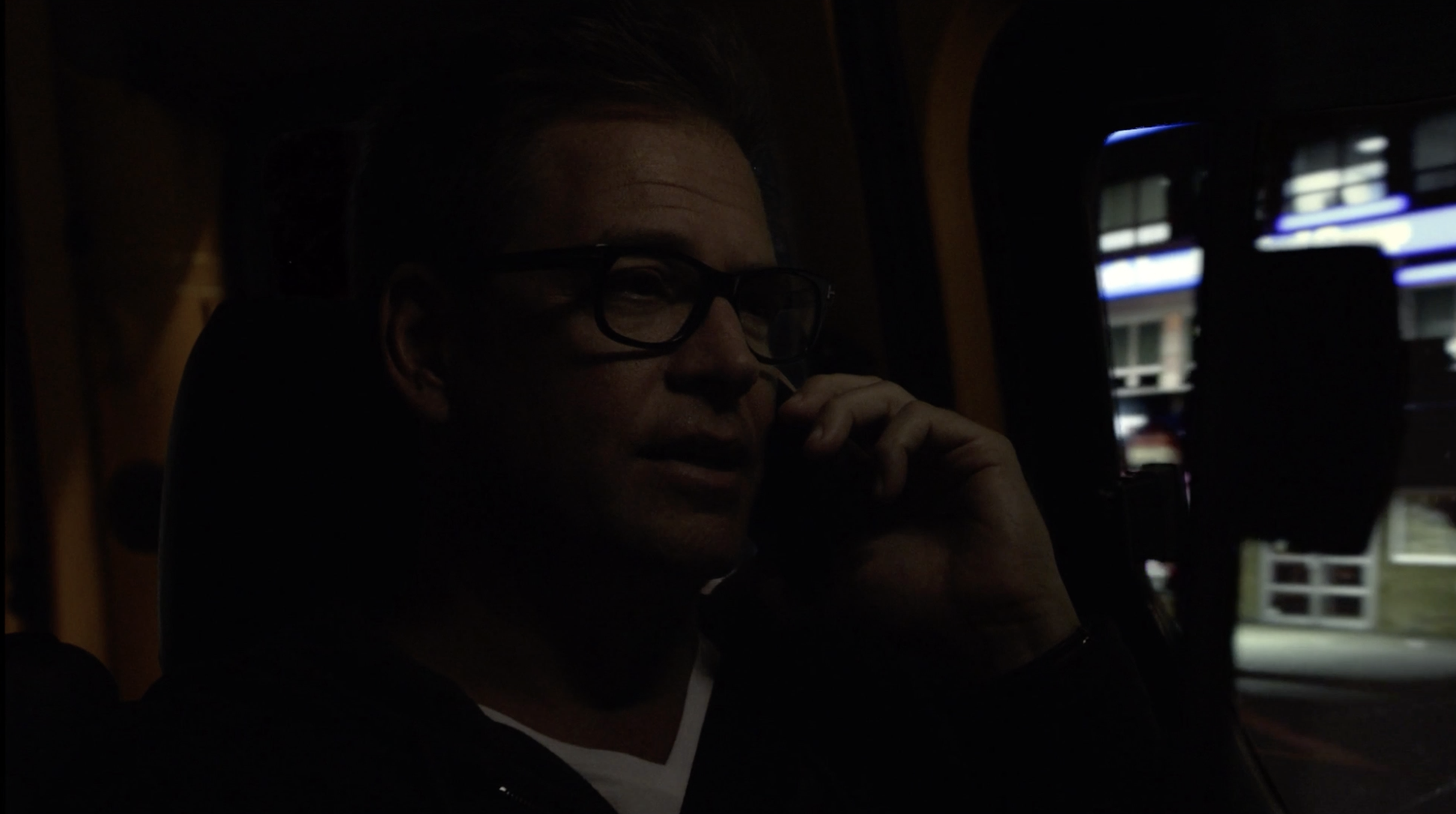 Bull Driving Footage New York City S03E01 6.png