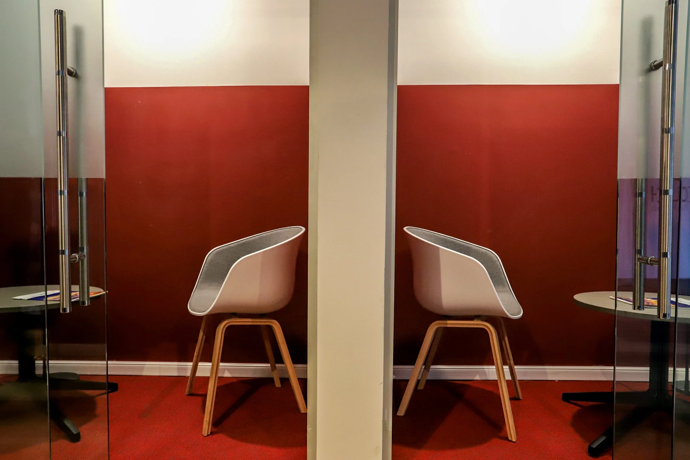 Pourquoi les grandes entreprises choisissent le coworking pour leurs équipes ? 🚀