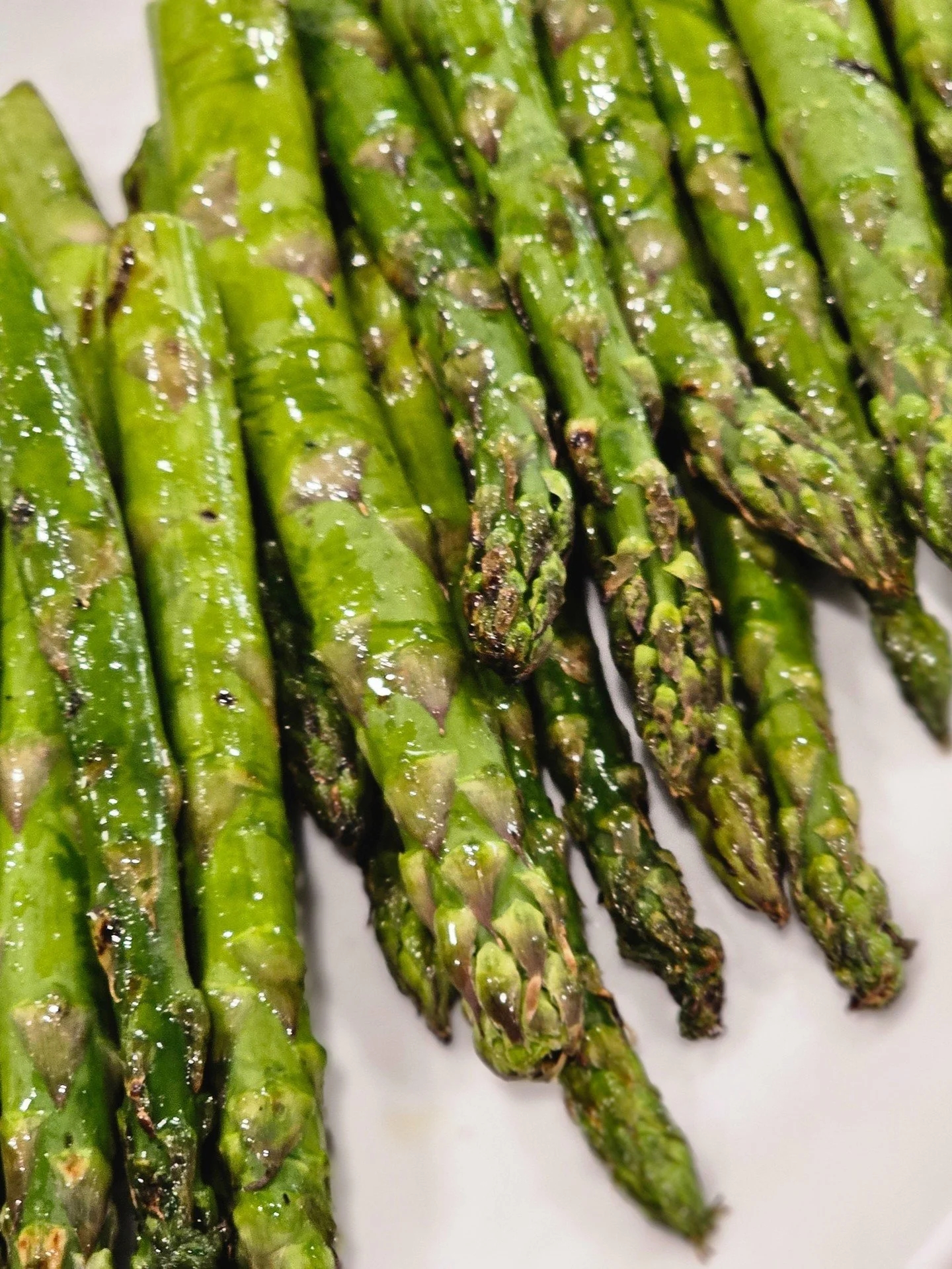Fresh asparagus. Perfectly charred. Lightly seasoned. Served hot.
Sounds simple, right?
But here’s the truth:
Simple only works when it's done exceptionally well.
And that’s where we shine!
We don’t overcomplicate. We elevate.
🔥