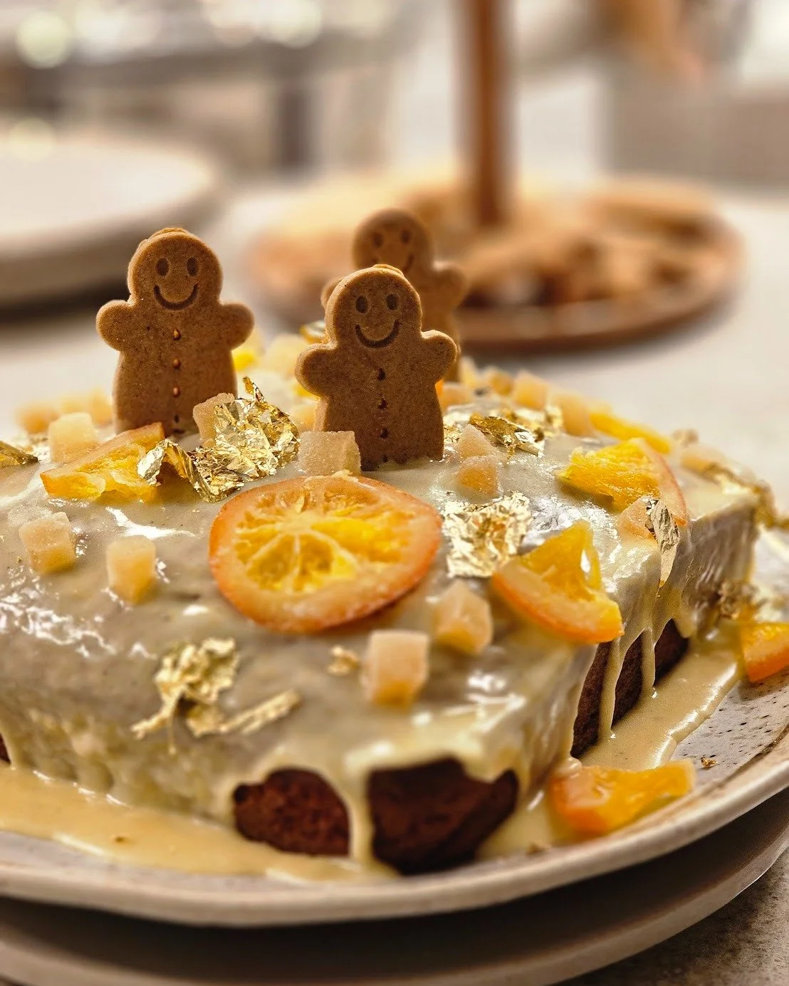 Is it too late for a holiday hug in dessert form&mdash;gingerbread loaf soaked in citrus glaze, candied fruit, and topped with the happiest little gingerbread men.

📱858-405-5372
📍San Diego, CA
💻busybeecookforme.com
.
#busybeesd #catering #persona