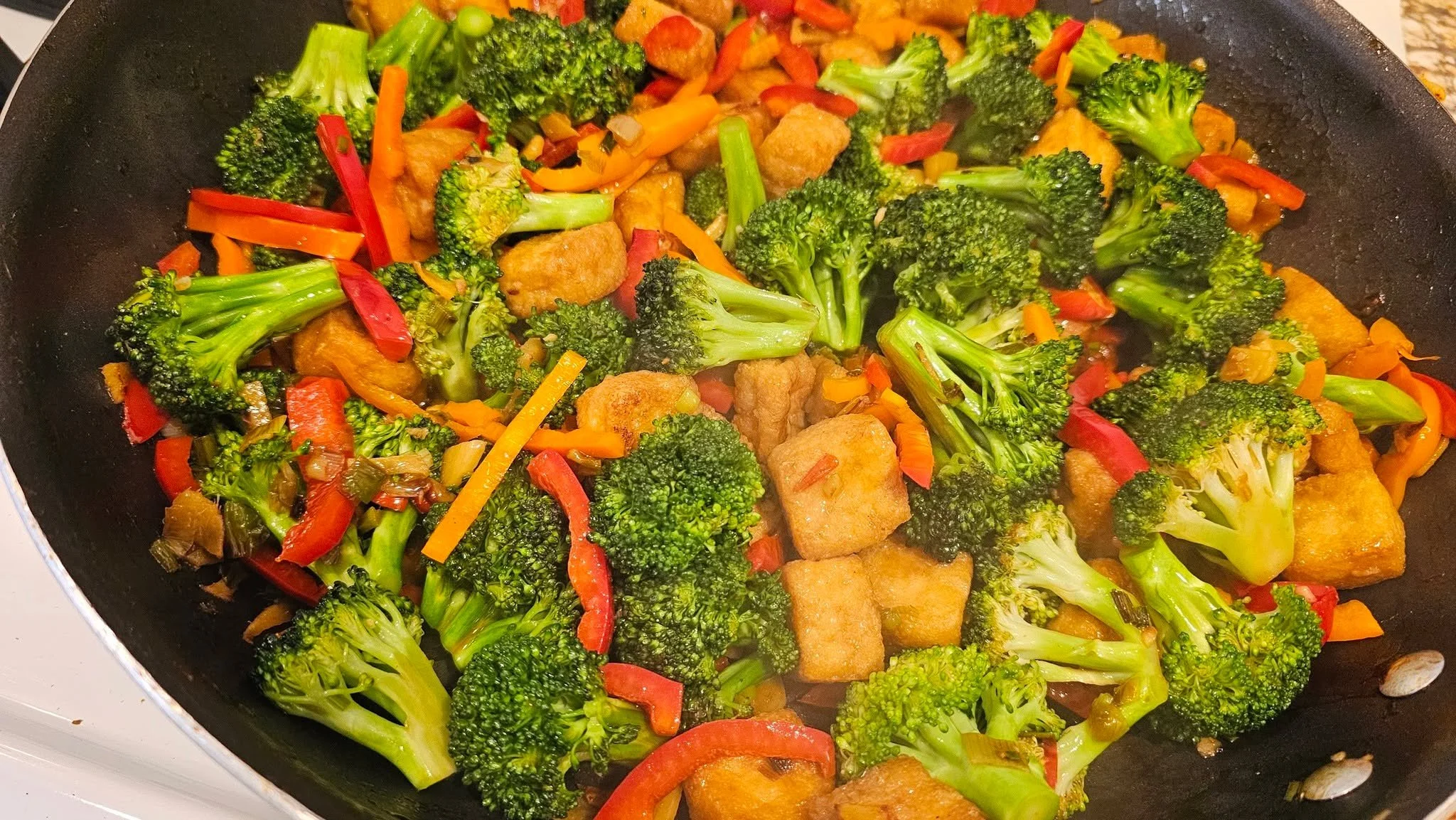 Plant-forward never means boring.

Fresh broccoli, colorful peppers, and perfectly cooked tofu tossed together for a dish that's vibrant, satisfying, and packed with flavor.

Whether you're vegetarian, vegan, or simply love great food, every guest de