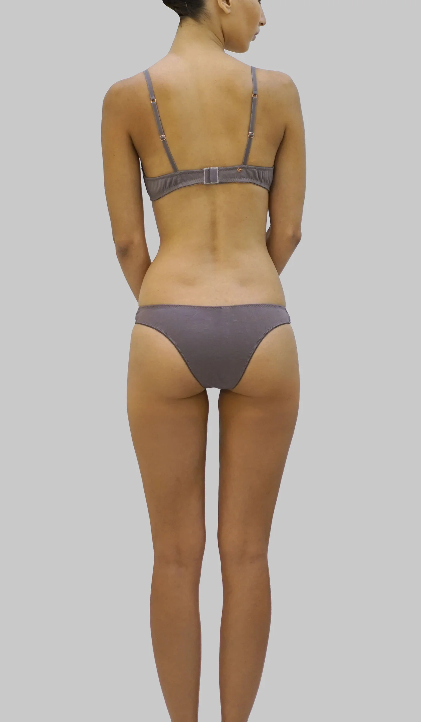 HESTIA_FOULARD_BRESILIEN_GRIS_DOS.jpg