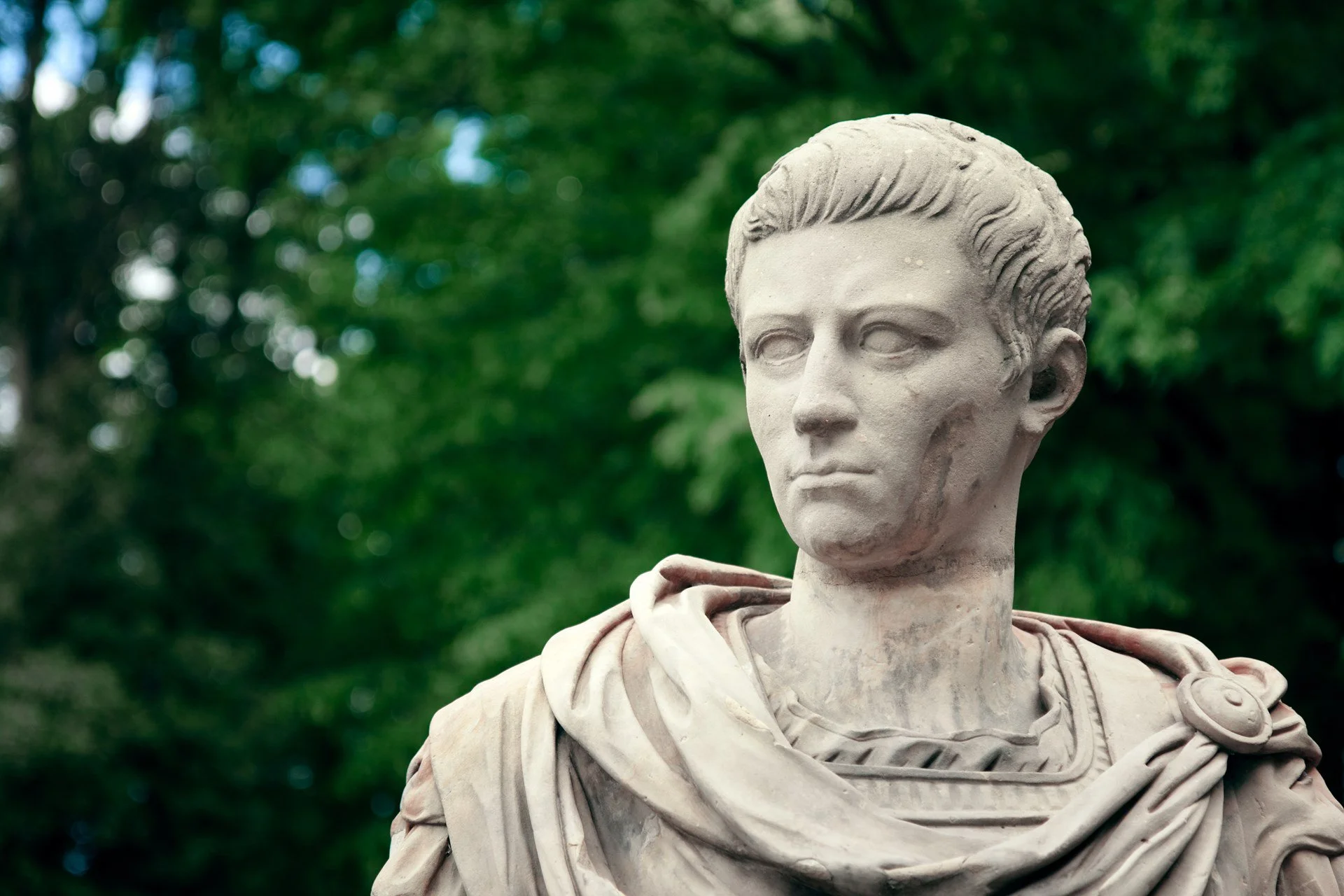 caligula.jpg