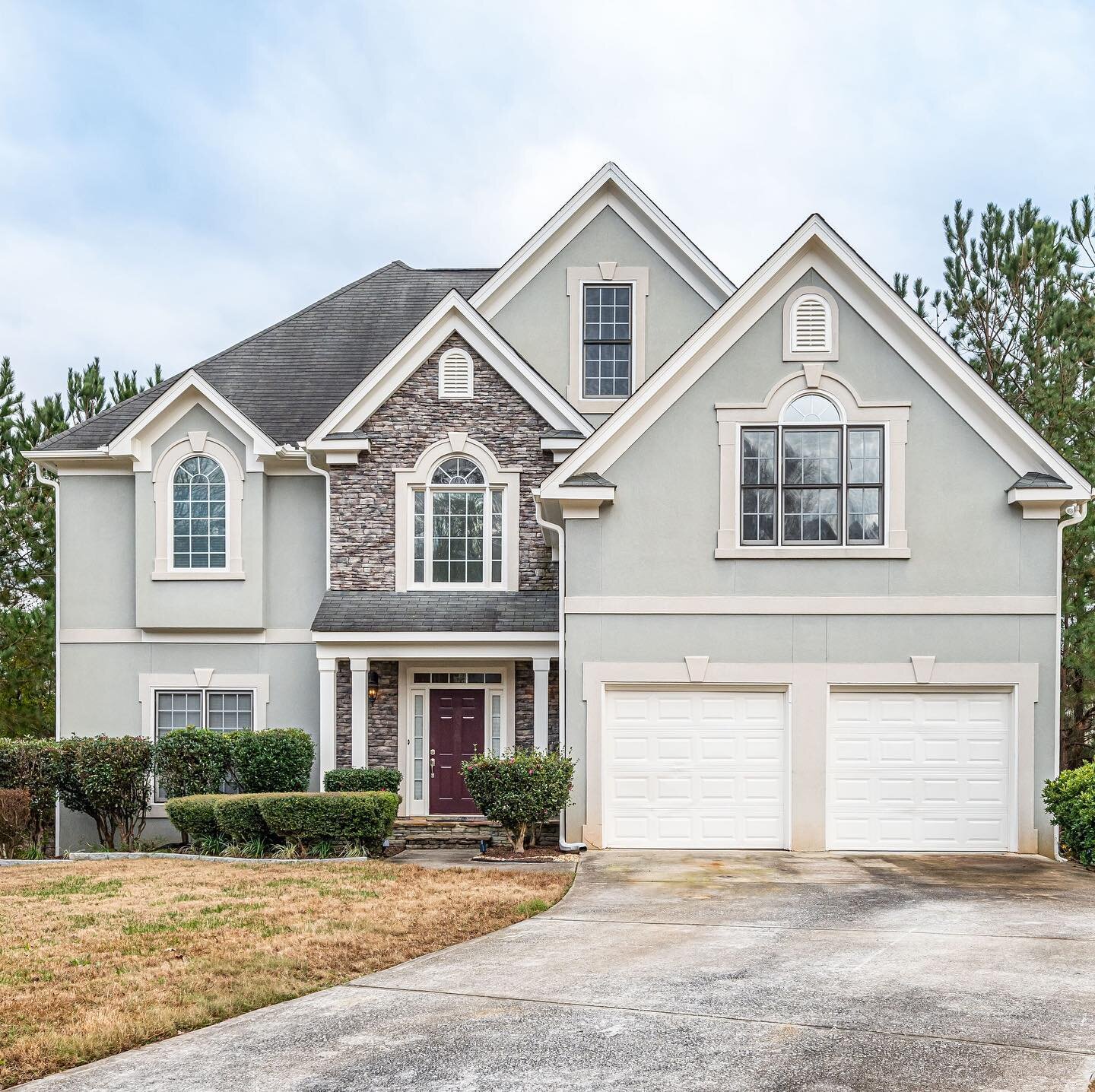 This &quot;Must See&quot;  4 bedroom-4.5 bathroom home has the upgrades and space you desire! This home features a beautiful family room and spectacular master bedroom/bathroom suite that you will enjoy for years to come. The secondary bedrooms are l