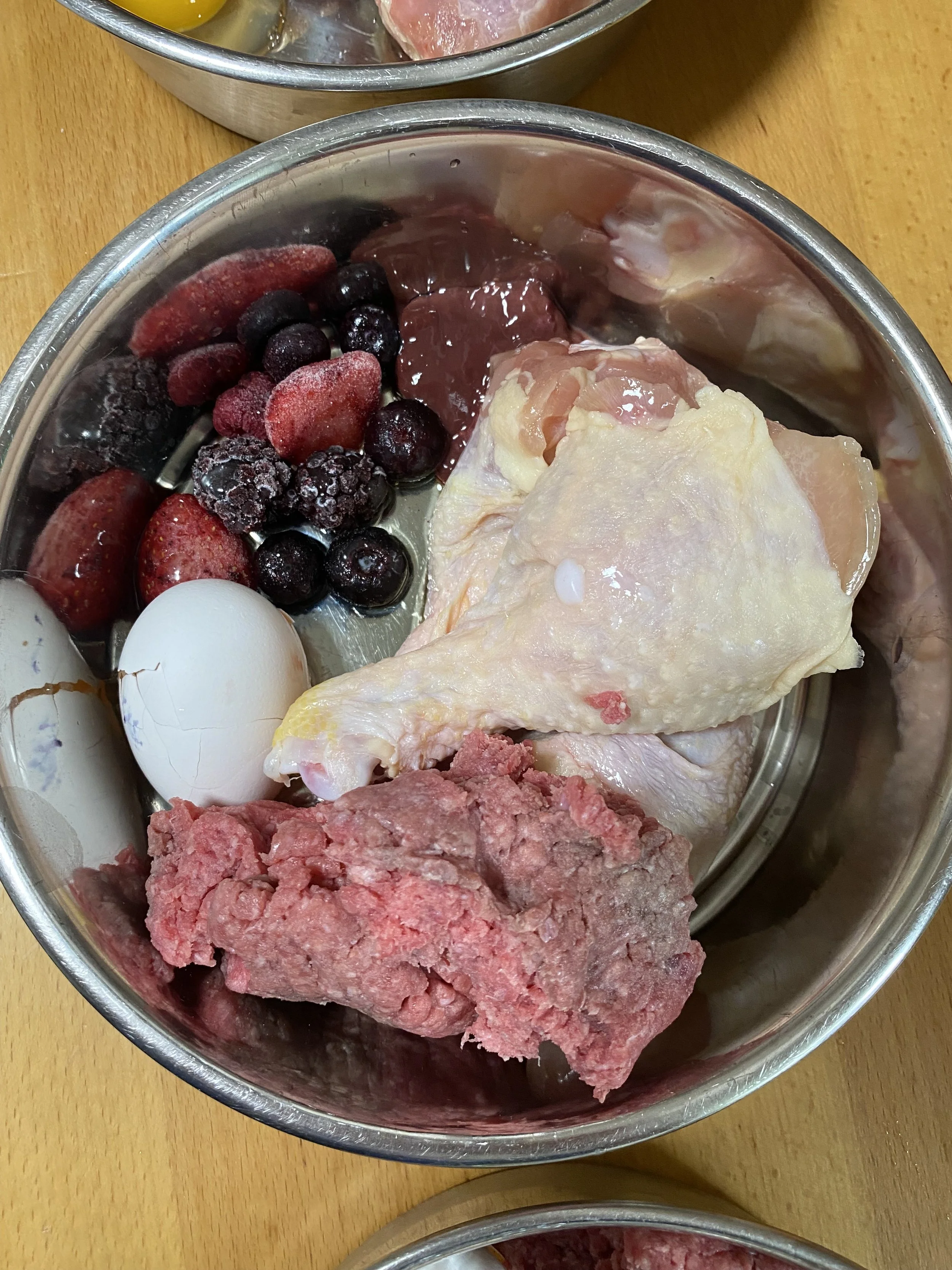 Why I Recommend Feeding A Raw Food Diet To Dogs