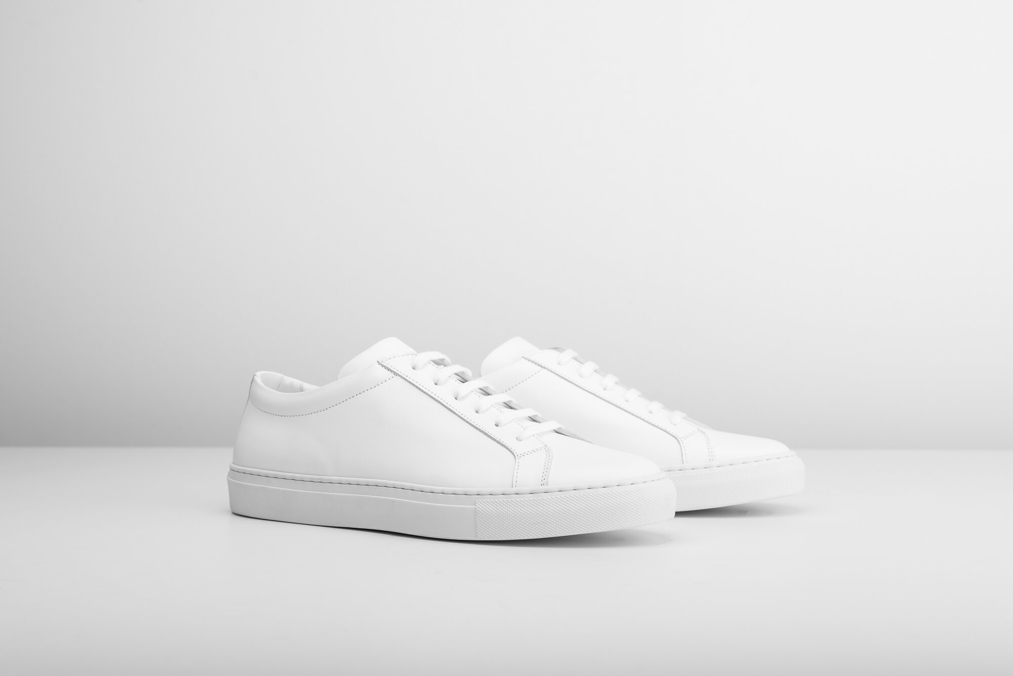 Essential Sneakers White | Artisan Lab