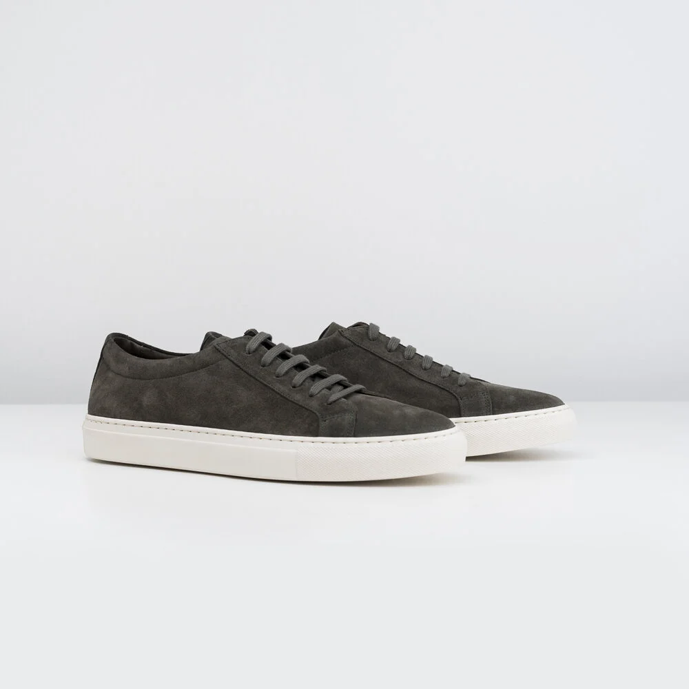 Essential Sneakers - Olive Green Suede Vintage