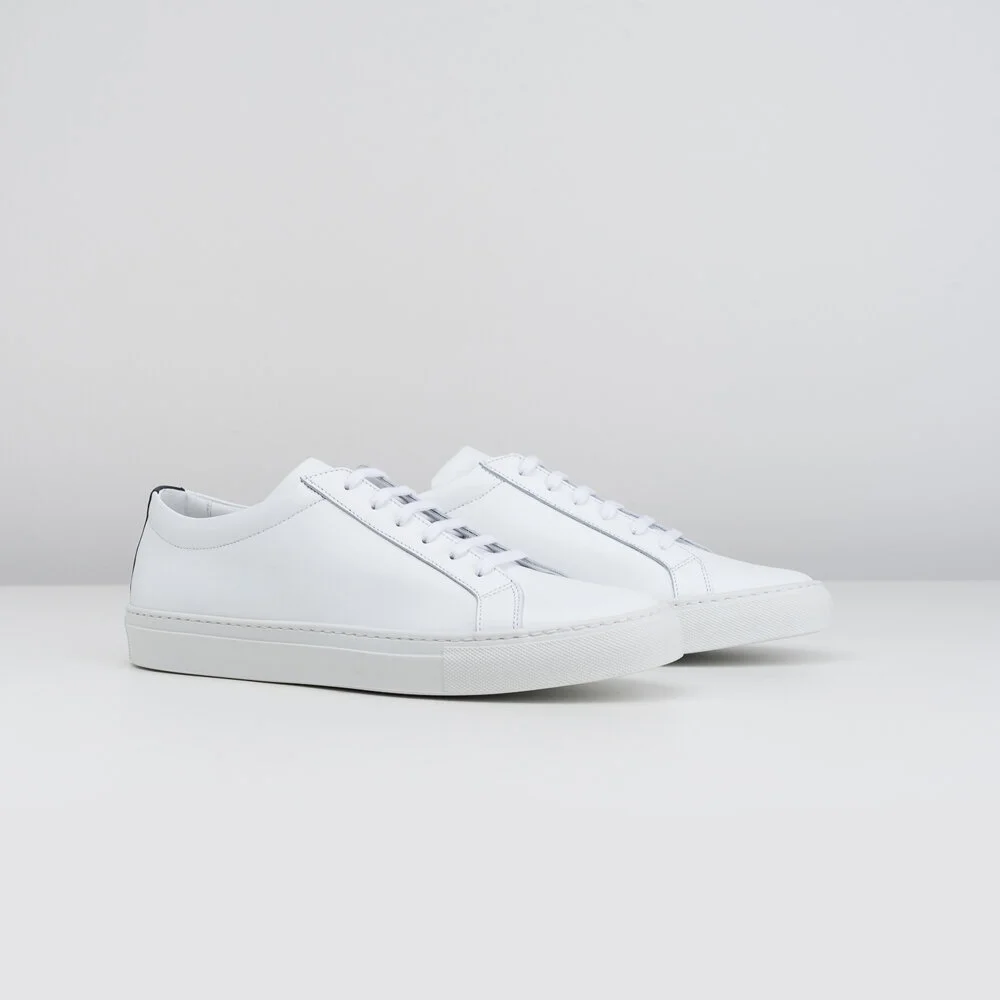 Essential Sneakers - Retro White - Navy