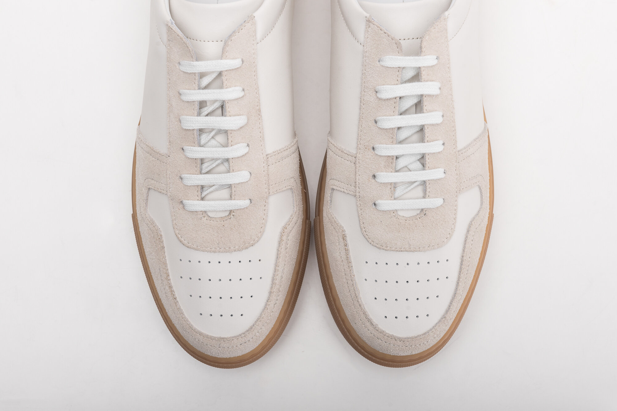 Classic Sneakers - Off-White Court | Artisan Lab