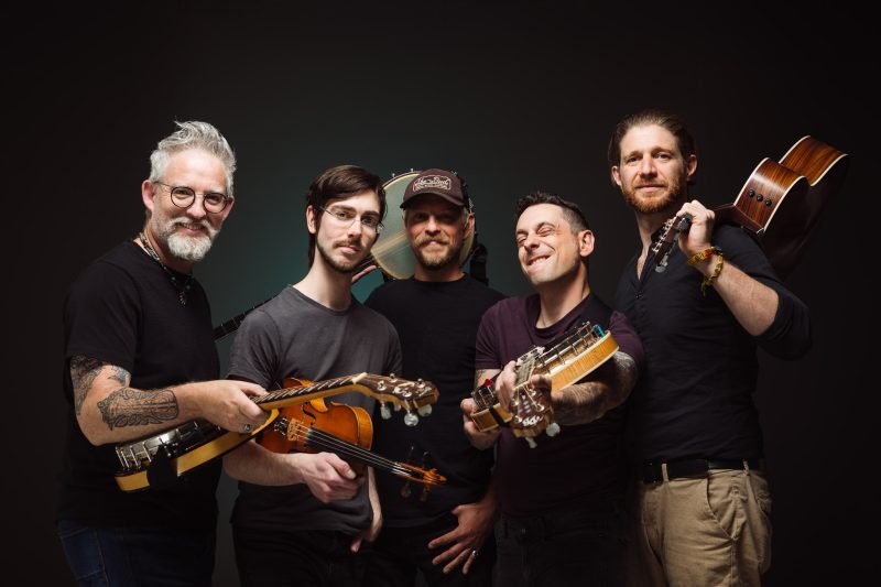 Gadan ft. Enda Scahill of We Banjo 3