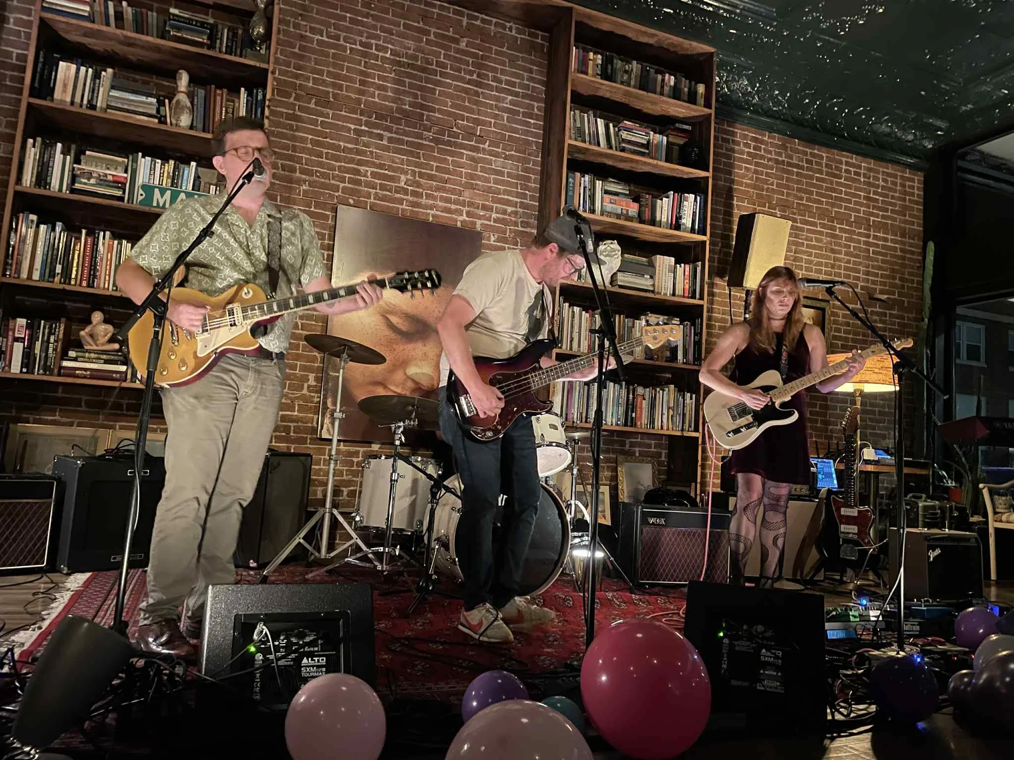 Heavy Looks, Yas &amp; the Jewelers, Jules and the Jems