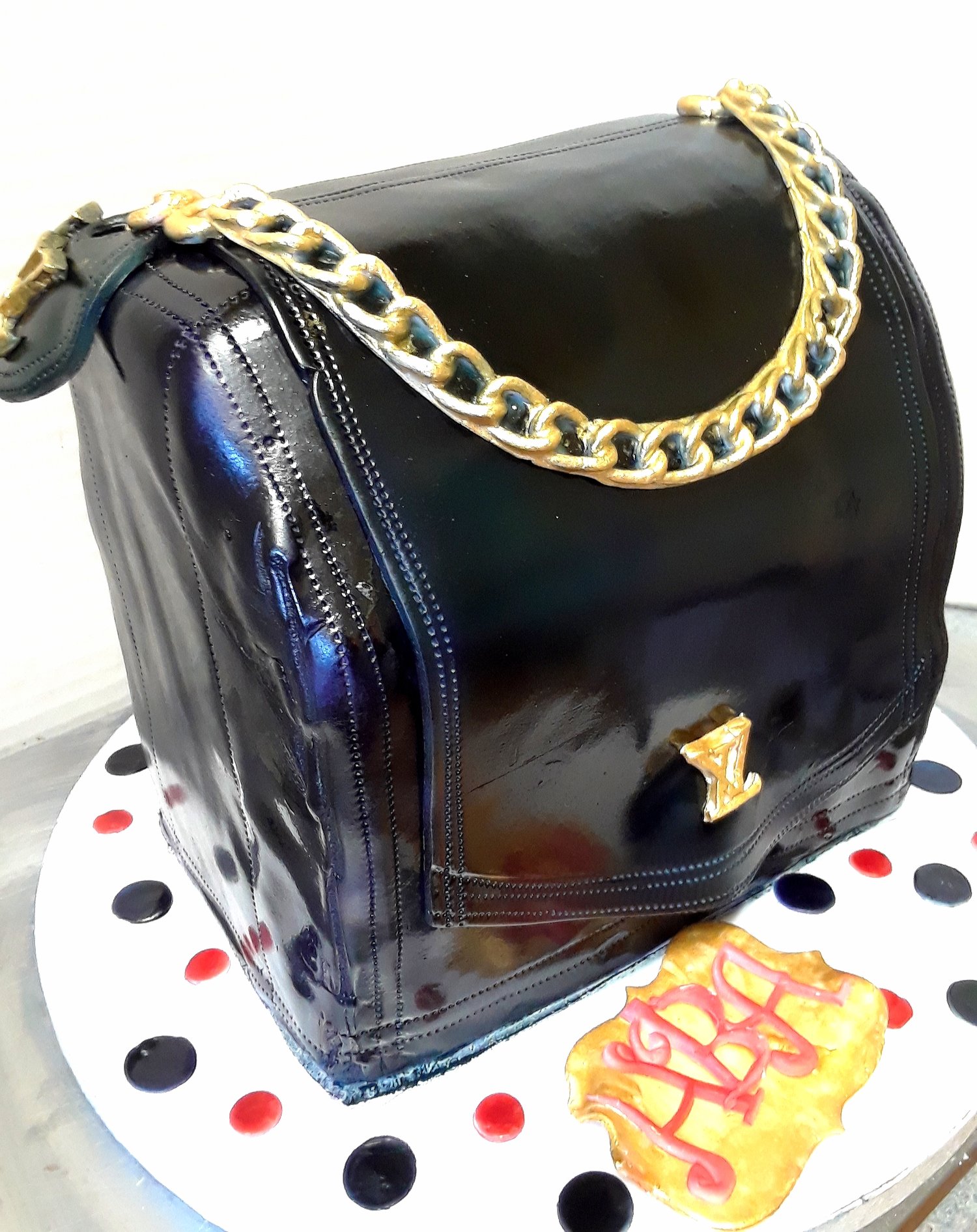 Louis Vuitton Handbag  Louis vuitton cake, Purse cake, Handbag cakes