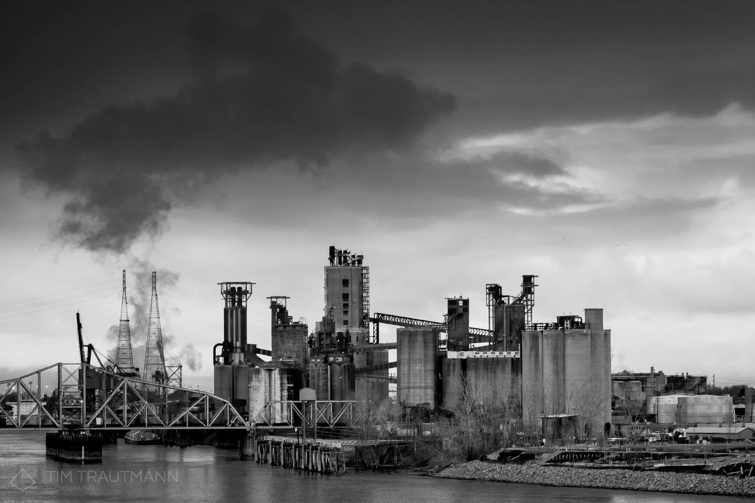 Grain elevators of the United Grain Corporation at the Port of Vancouver, Washington, United States.
