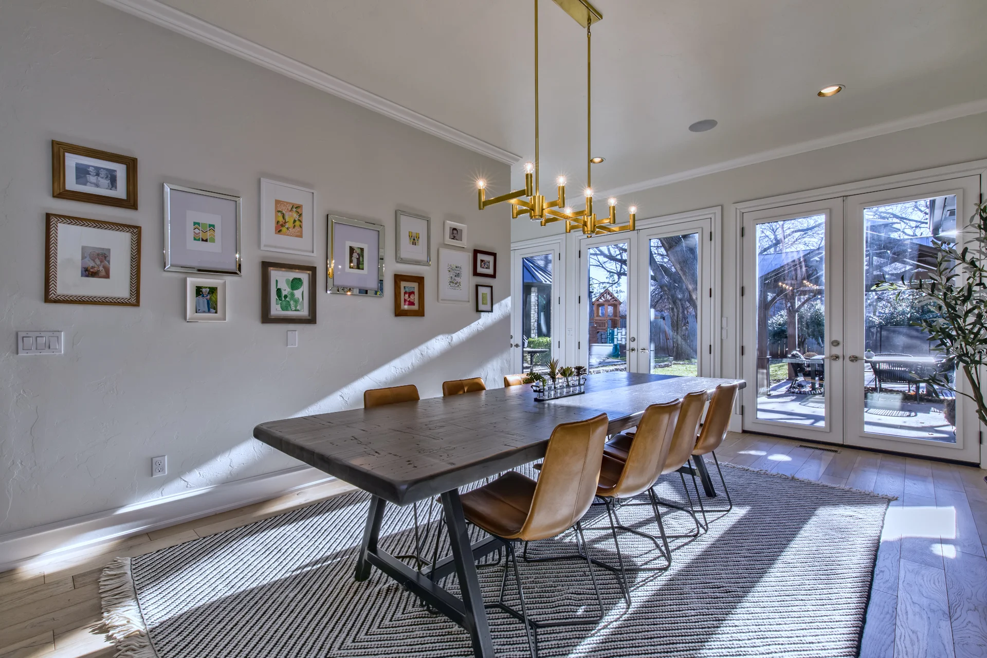 19_Dining Room.jpg