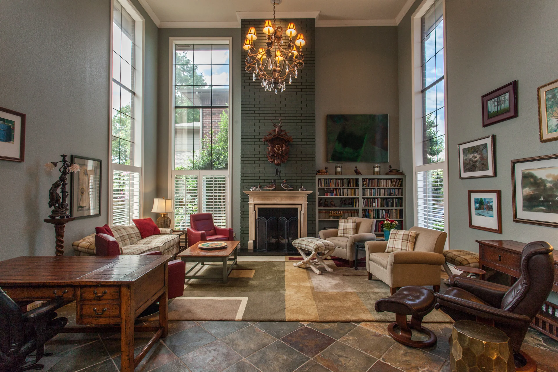 24_Living Room.jpg