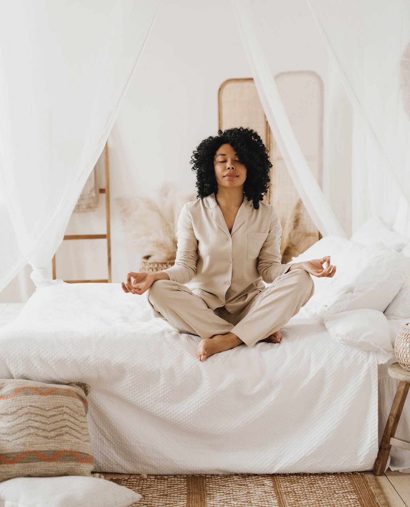 Every morning, I try to do a 10-minute meditation as soon as I wake up. Mostly, I do this while still in bed! 🛌 😉⁠
⁠
My short meditation practice helps me feel grounded and gets me in the right mindset for the day. 😌⁠
⁠
Is there something you do e