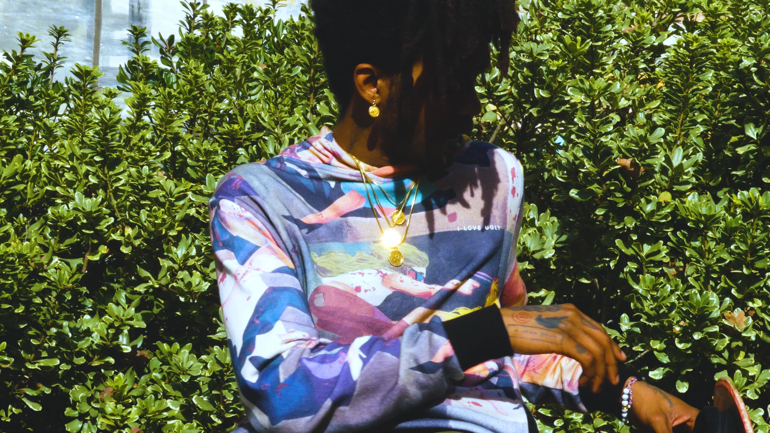 ONE TAKE.00_00_04_19.Still001.jpg