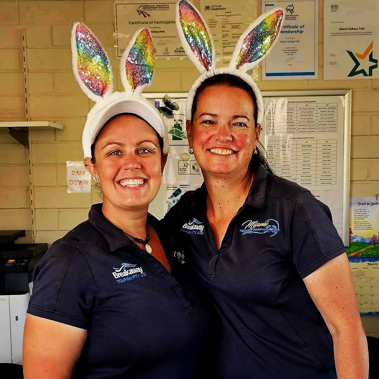 2 cute little bunnies looking after all our guests for the weekend 🐣 Great work Ilona &amp; Keeley! 🙌 
.
FYI - Sorry we are FULLY BOOKED for the EASTER LONG WEEKEND everyone 😬🐣
.
Sites still available for the SCHOOL HOLIDAYS though 👍👍👍

#miami