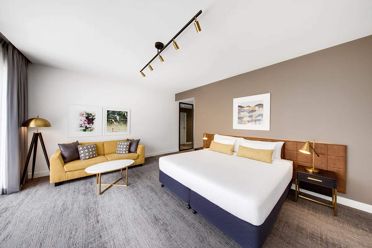 vibe-hotel-sydney-executive-room-king-01-2018.jpg