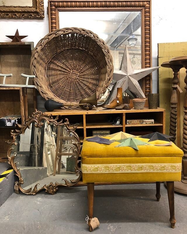 You may have noticed that we're quite enamoured with this warm yellow ochre colour at the moment. We really think it warms up a room or adds a bright pop of colour when used sparingly
&bull;
&bull;
#dairyhouseantiques #vintageandantiques #antiquesand