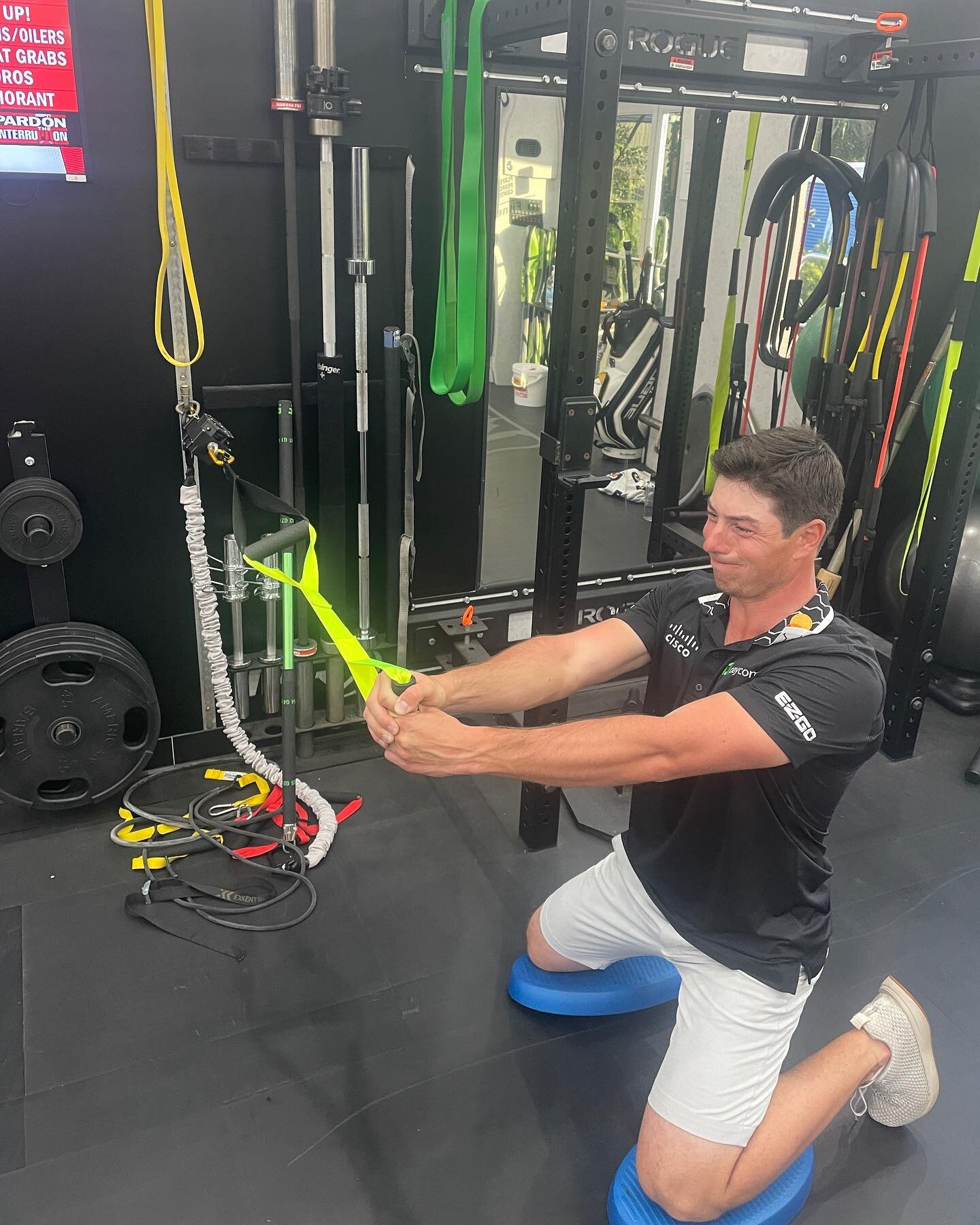 Pleased to welcome @viktor_hovland onboard for season 2023. Nice start at @rbcheritage 💪🏻

#golf #performance #fitness #physio #strength #golfperformance #sportscience #trainhard #trainsmart