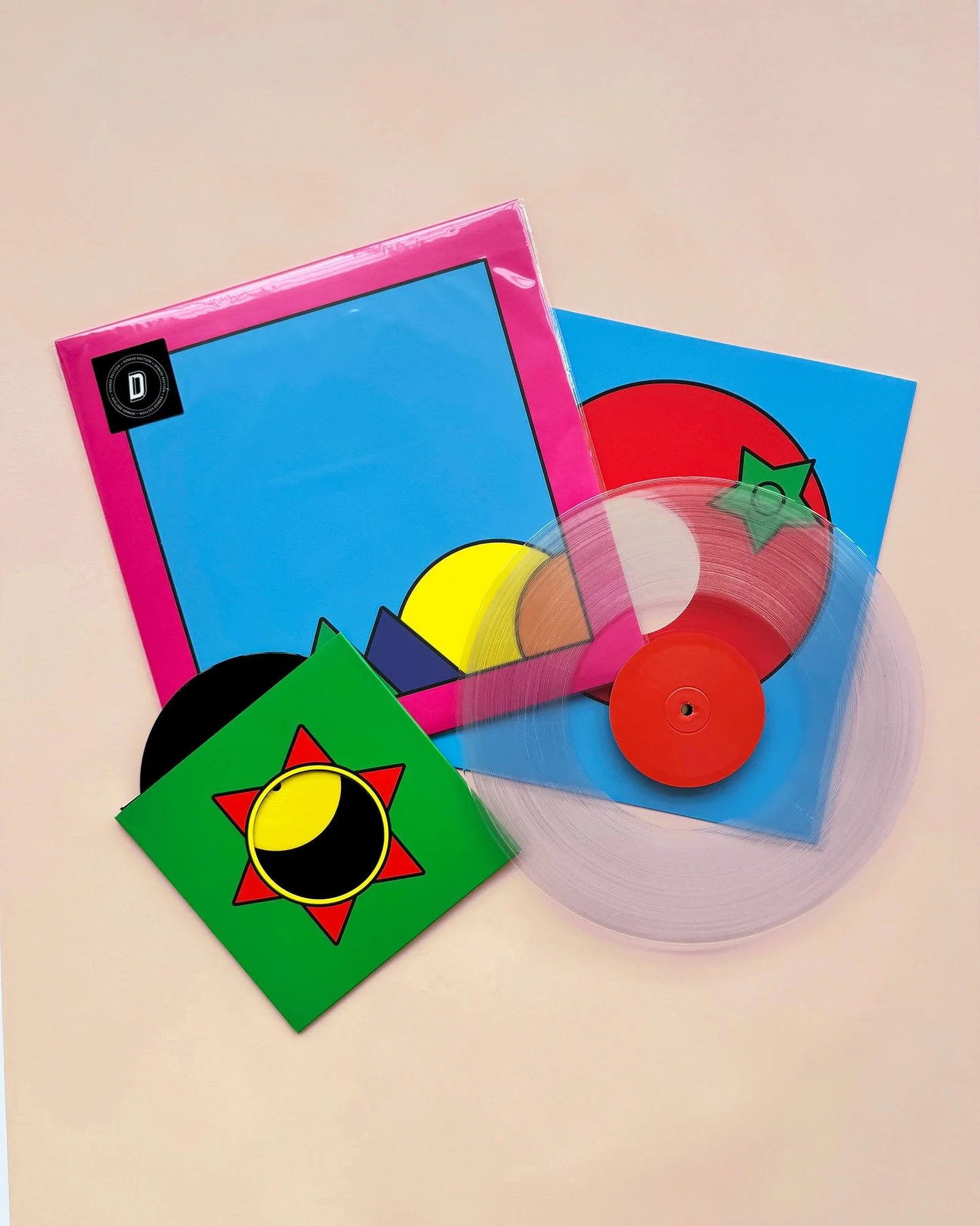 Big new release day vibes to Long Fling!

Long Fling is Pip Blom and Willem Smit of Pip Blom and Personal Trainer fame, respectively. Their self titled debut is released today and it is a right charmer!

+ Dinked Edition 365
+ Clear vinyl LP*
+ Alter