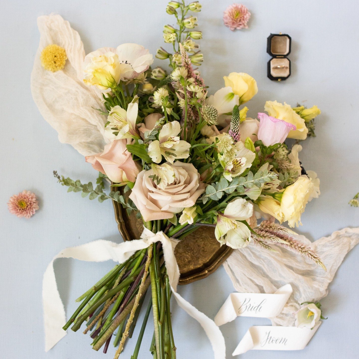 Engaged? Not confident Aunt Sue can be trusted with your bridal bouquet but still looking DIY some? Check out our Partial Service details.

Photo by @elizabethhoardphotography