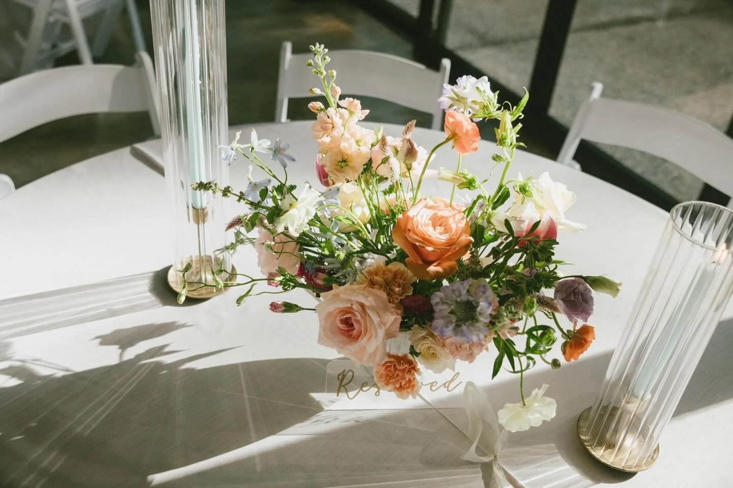 I love when light plays 

Photo @sarabethy