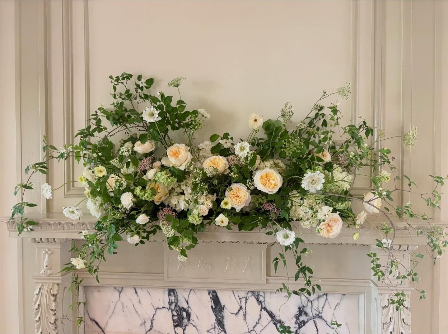 I wish spring flowering branches were always available. And yet, perhaps that&rsquo;s why they are so special. Ah, we do love the mock orange.

Bride @abbyzumbach 
Planner @kelseymorganstyling 
Venue @jlmemphis