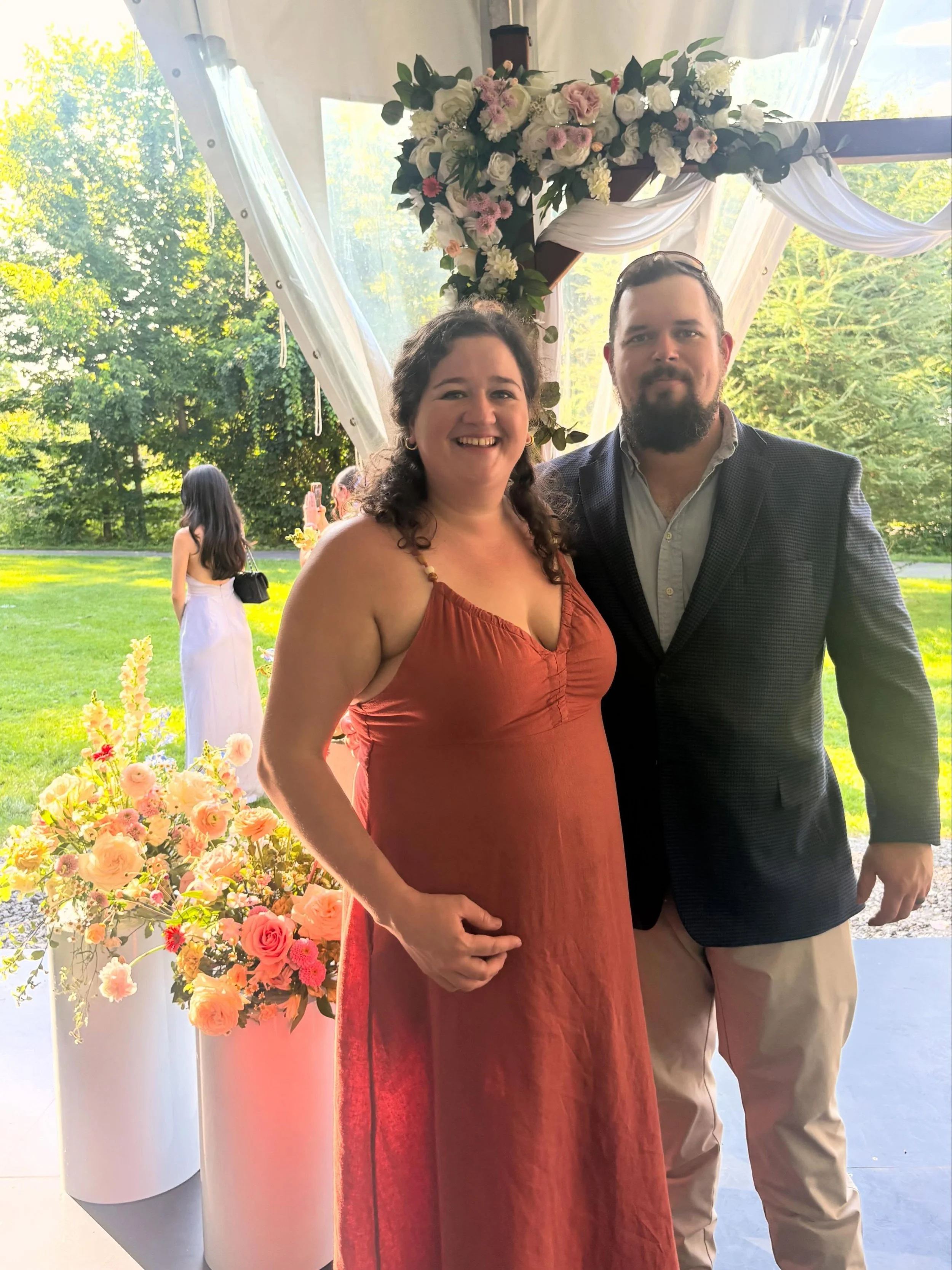 Thomas and I (and Tommy!) had the sweetest trip to Montreal with our cousins. It was a pleasure to design the flowers for Helena and Johnny. I loved gaining the experience of sourcing and designing in a different country. We kept it simple with pilla