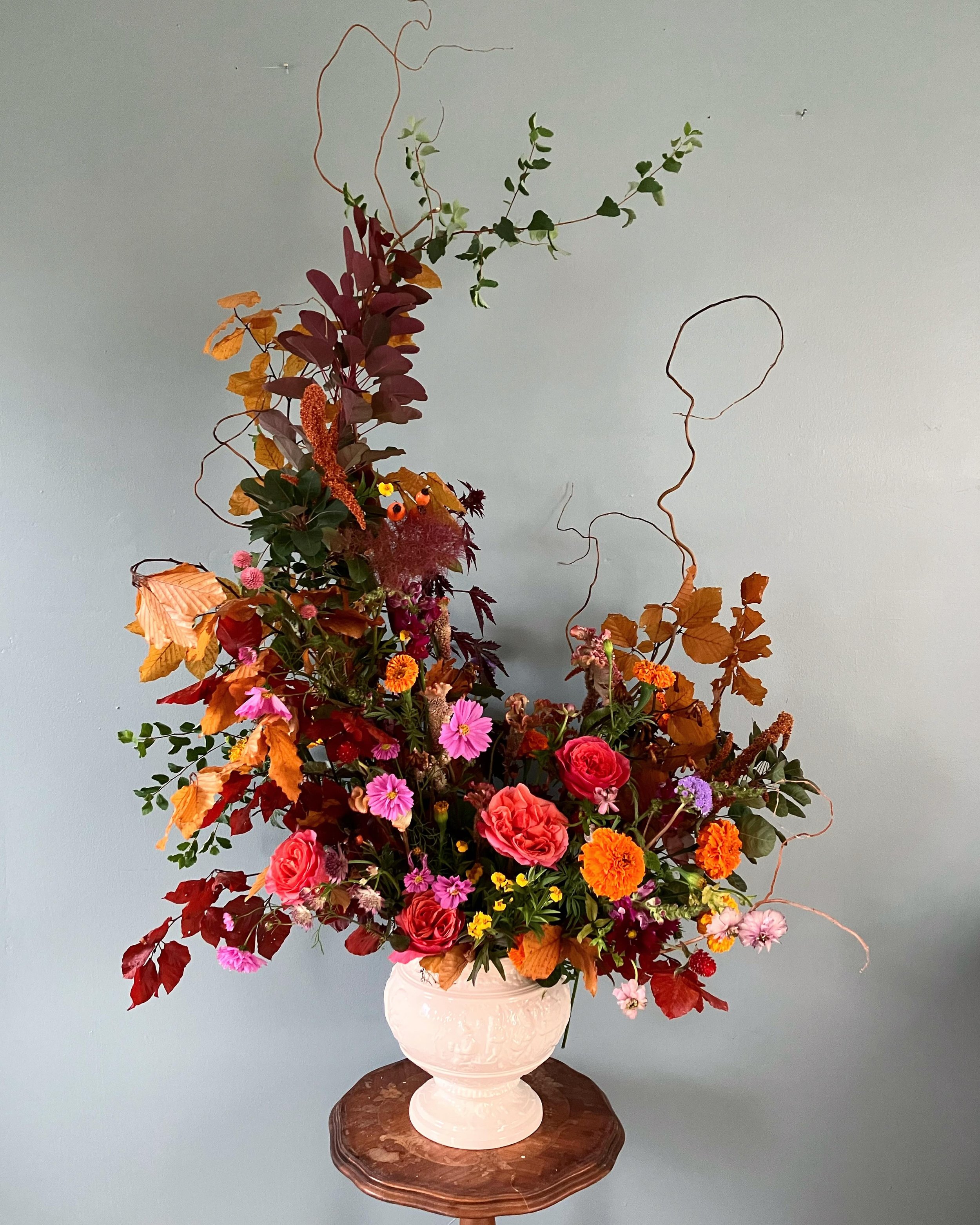 Thank the Lord it&rsquo;s fall! Bring on all the moody and woodsy vibes.